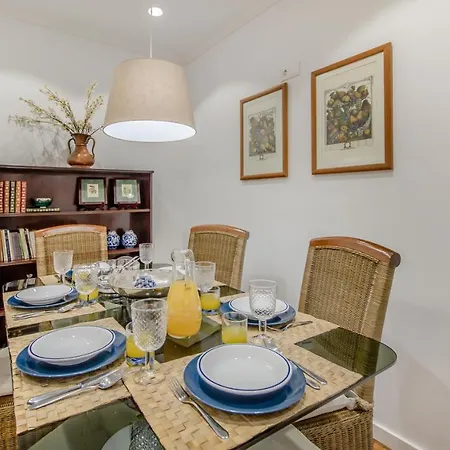 At Roma Boulevard Apartment