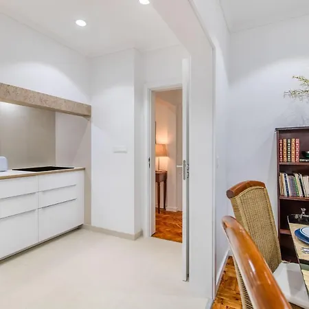 At Roma Boulevard Apartment