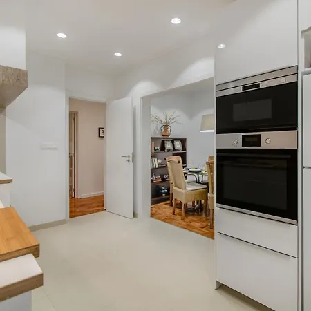 Apartment At Roma Boulevard *